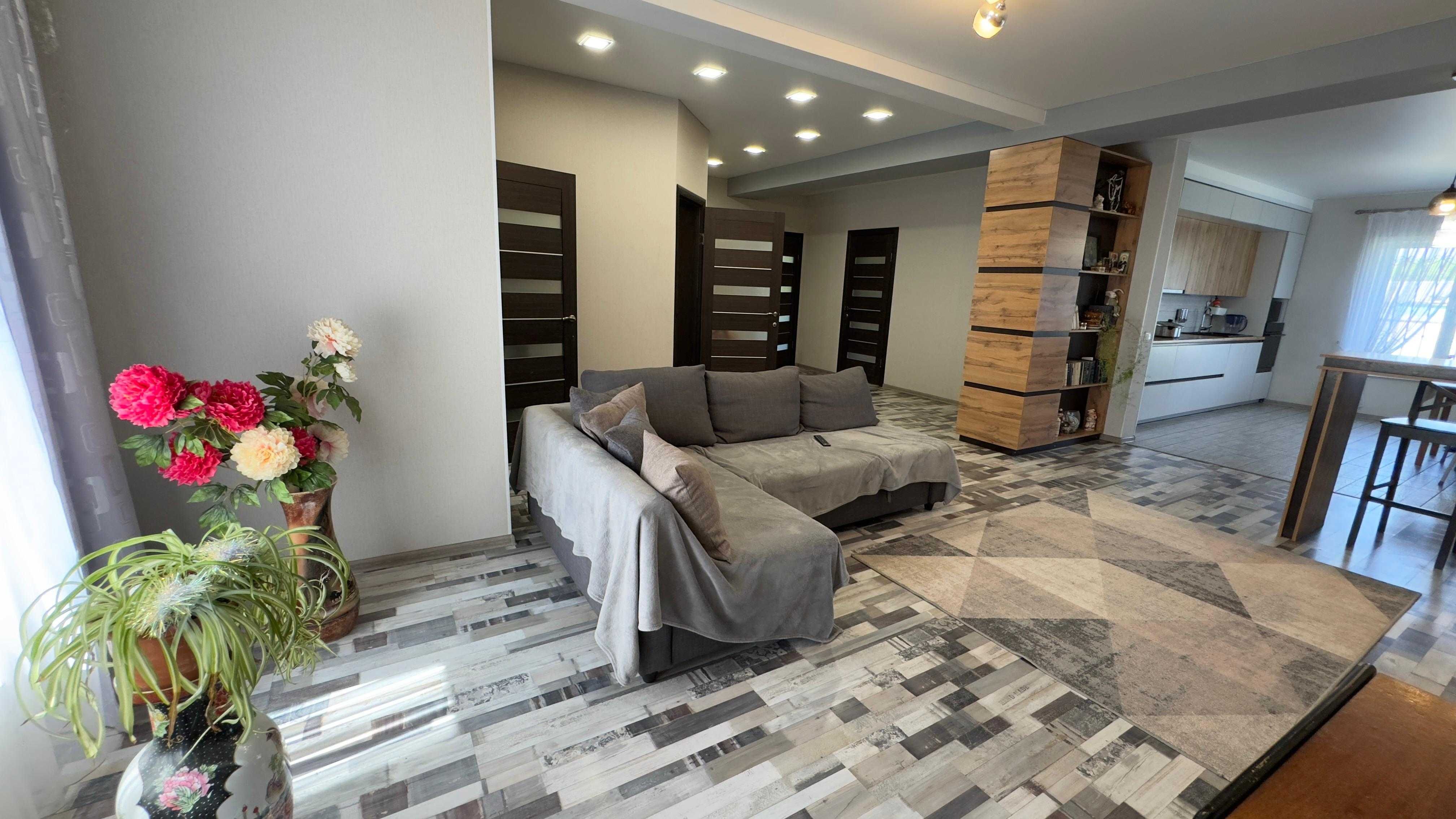 # Продаю отдельно стоящий 4 комнатный дом в Старом Городе, 118 кв.м.