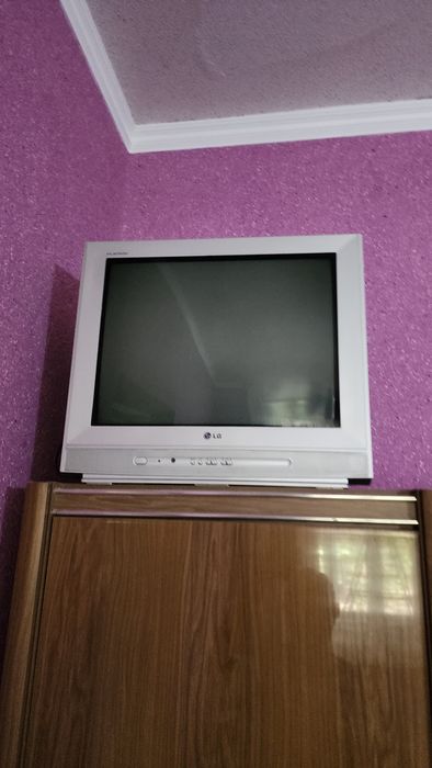 Телевизор сотилади 54