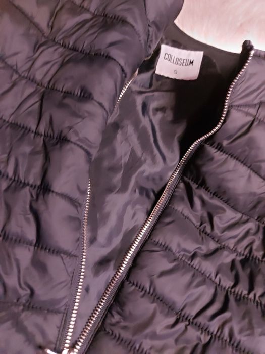 Vând geaca în mărimea s