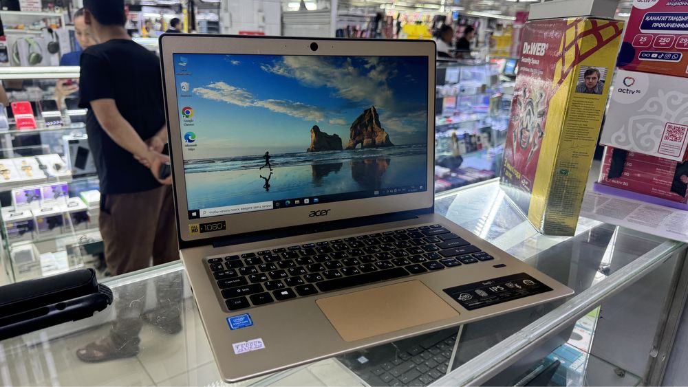 Рынок Артем продается ультрабук Acer в идеальном состоянии