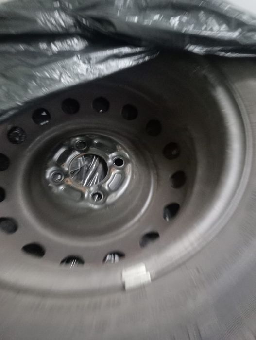 Anvelope iarna 4x r14 cu jante 2x r15