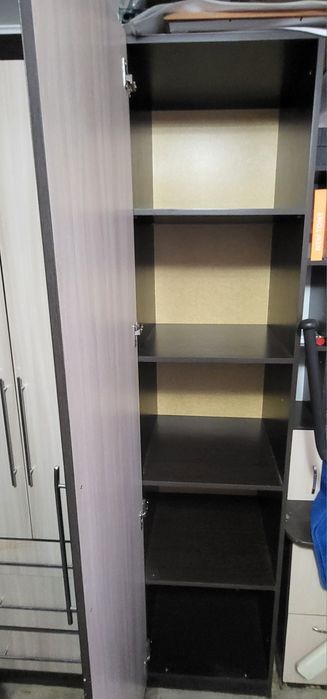 Шкаф с полками срочно