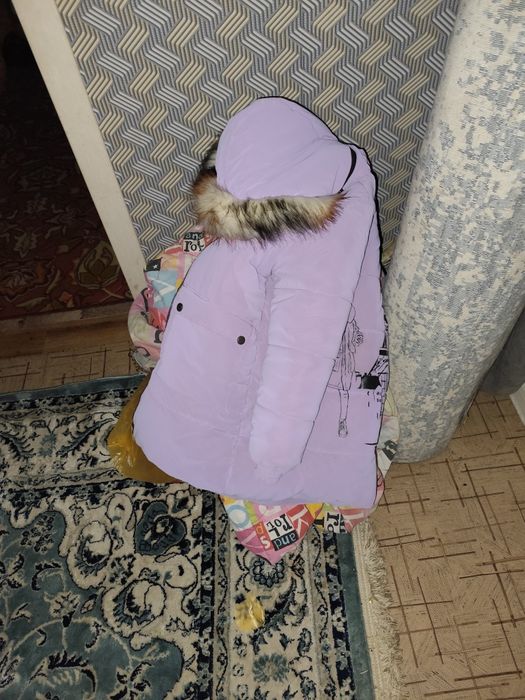 Отдам даром куртку на девочку 10 лет