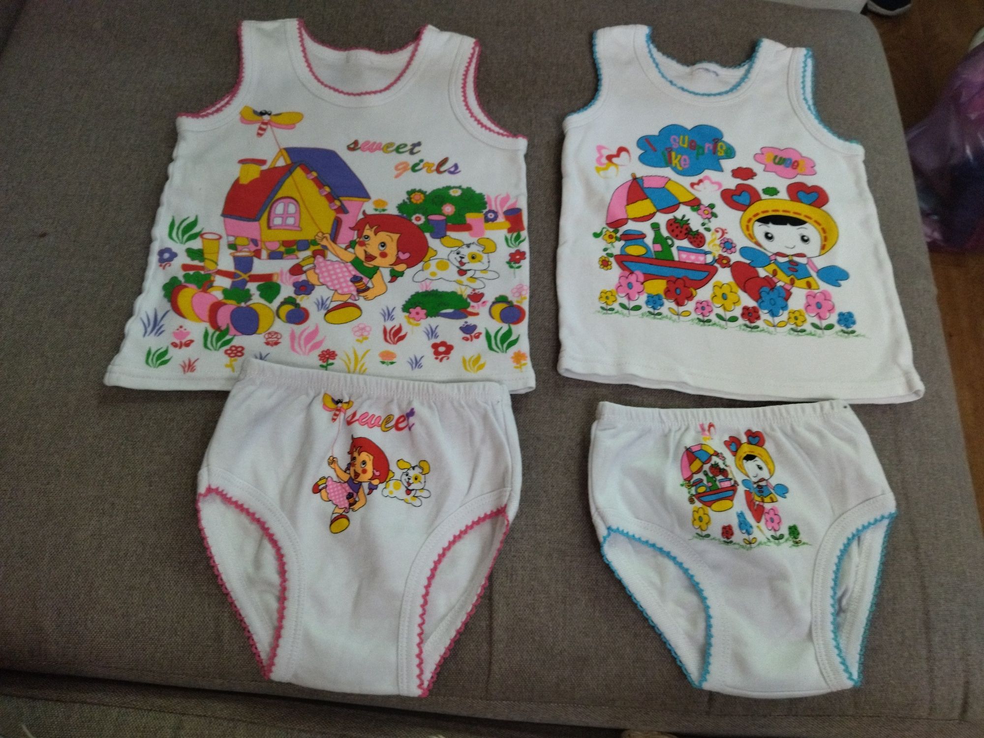 На девочку от 1 - 3 лет