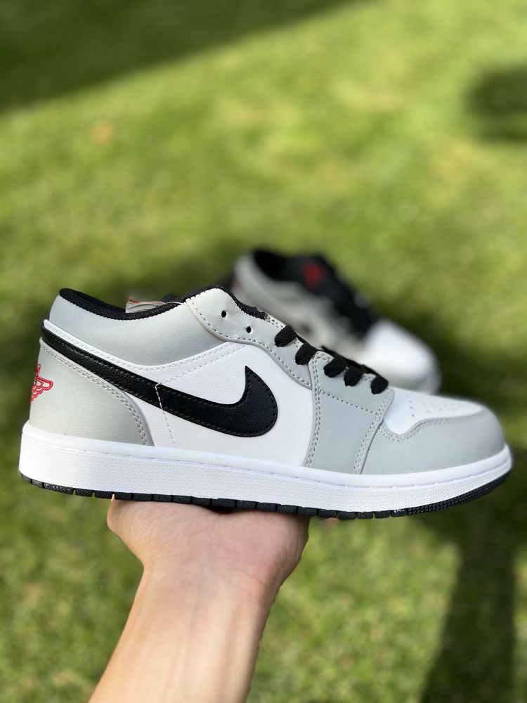 Air Jordan 1 Low Light Smoke Grey