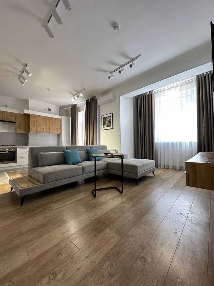 Greenwich квартира 2 х комнатная Golden house