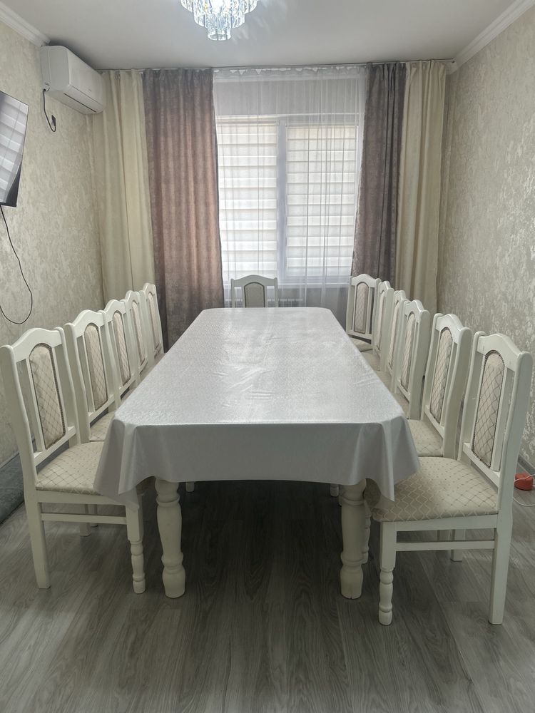 Стол + 12 штук стулья