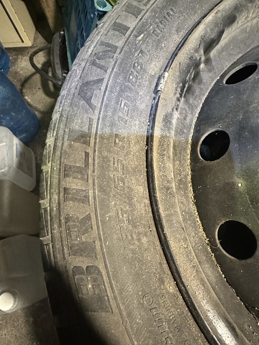 Vând roți de vară logan sandero 185 / 65 / R15