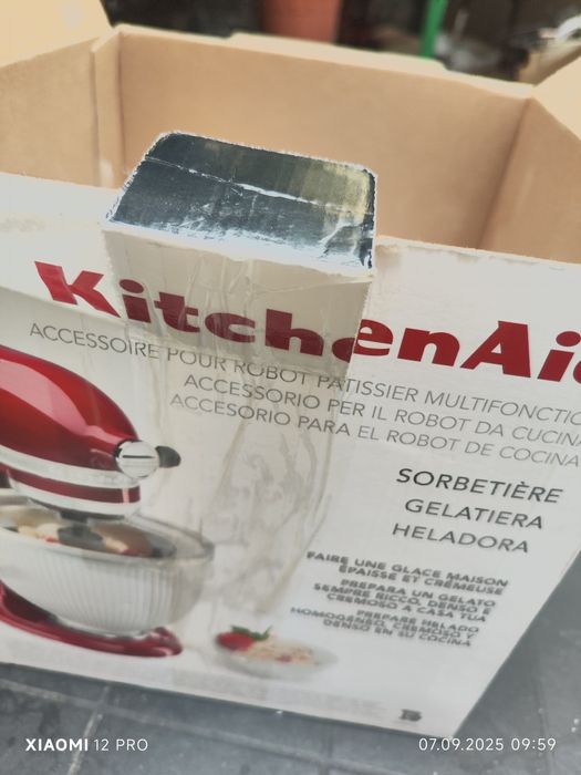 Vând accesoriu ptr.facut înghețată ptr.aparat KitckenAid