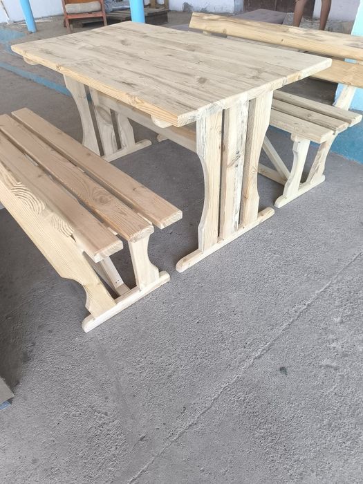 Стол скамейки агаштан