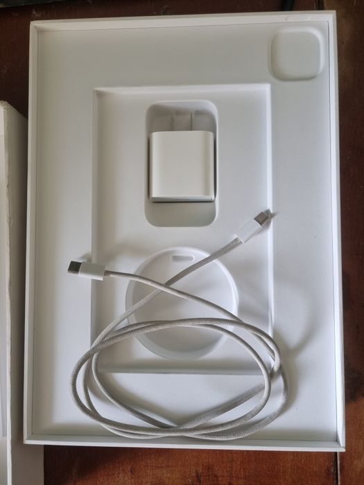 IPad pro 4 pokoleny 11 drum 256 gb plus Sim card