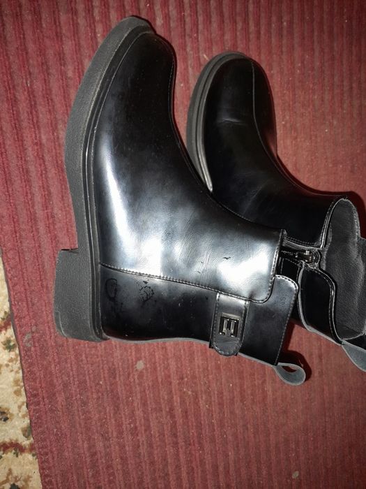 Полусапожки женские  кожаные лакированные. демисезонные