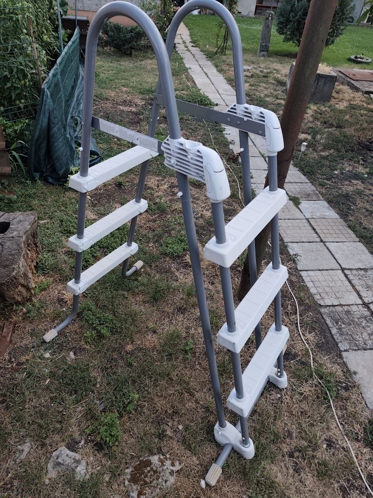 Стълба за басейн
