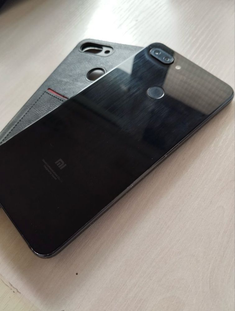 Xiomi 8 Lite srochna sotiladi