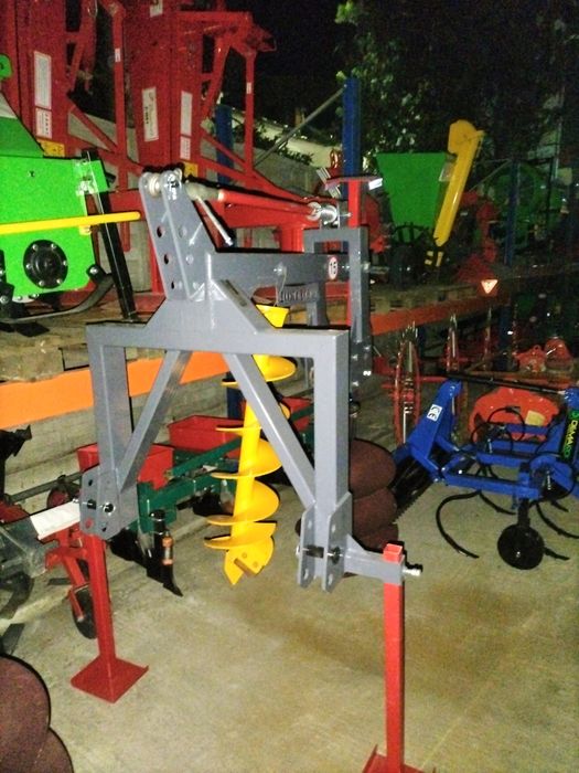 Burghiu găuri pentru tractor, livadă, piese și utilaje agricole,