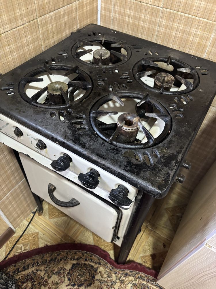 Gaz plita sotiladi