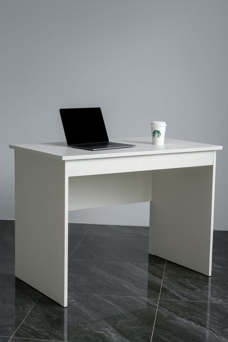 Продам офисные столы и стулья