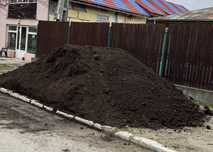 Pământ vegetal (negru)