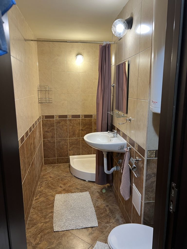 Дава се под наем Тристаен апартамент в Асеновград - 100 кв.м за 331.5 € - Снимка #3