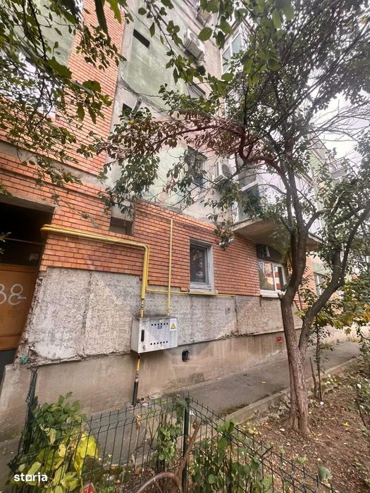 Apartament cu 2 camere de vânzare în zona Rovine