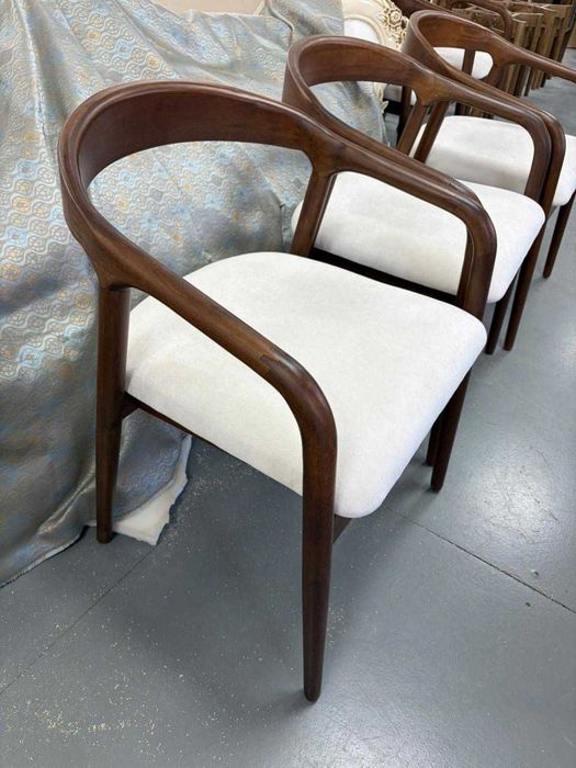 Стул из натурального дерева