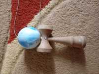 Vând kendama in stare perfectă