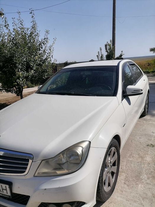 Mercedes c class 2012 diesel model facelift .