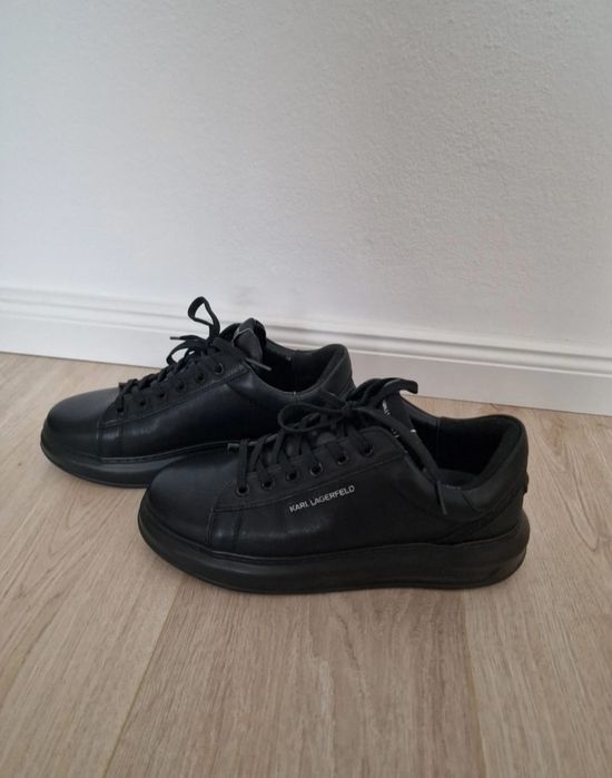 Vând sneakerşi Karl Lagerfield