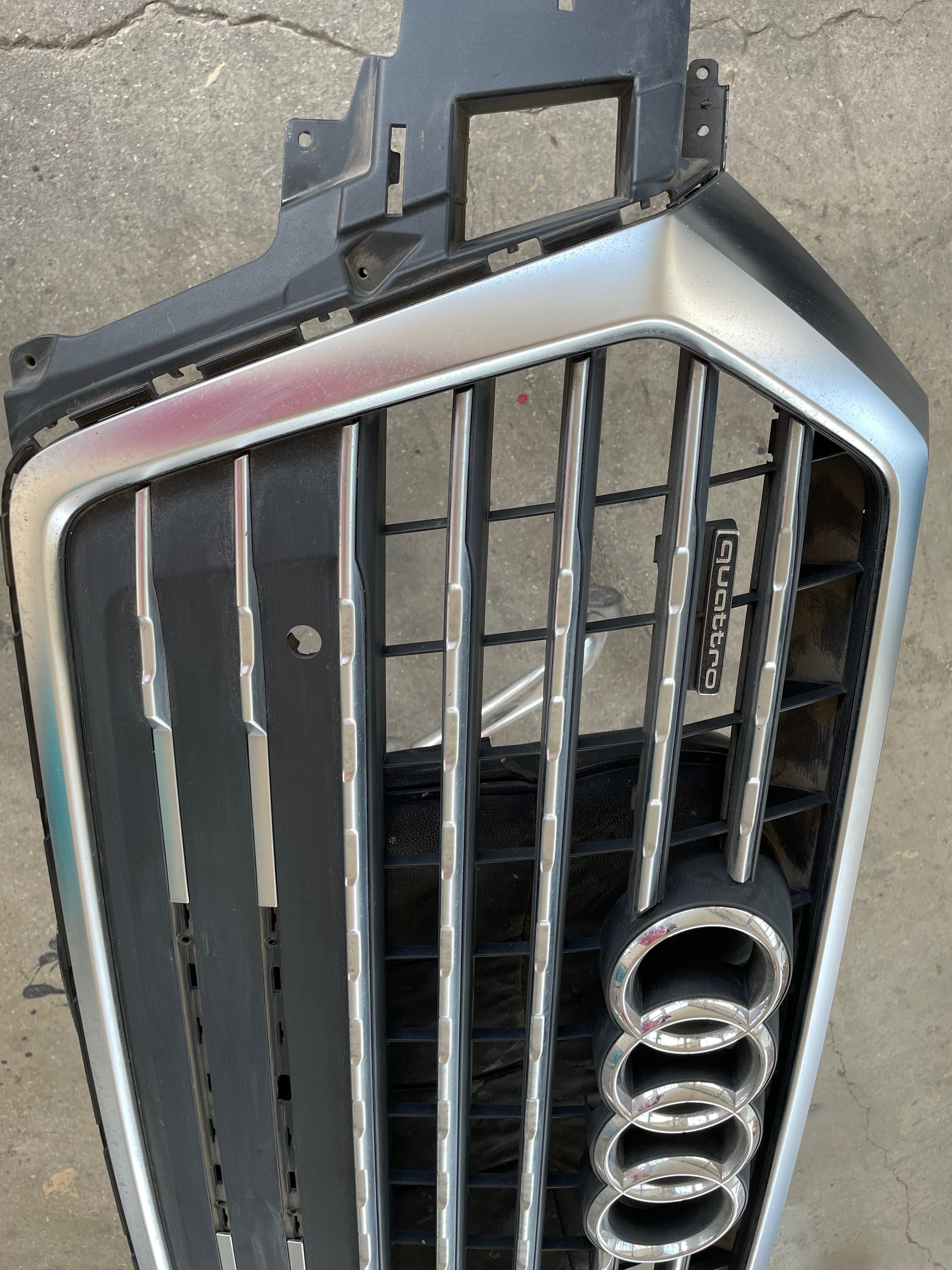 AUDI Q-7 GRIL maska