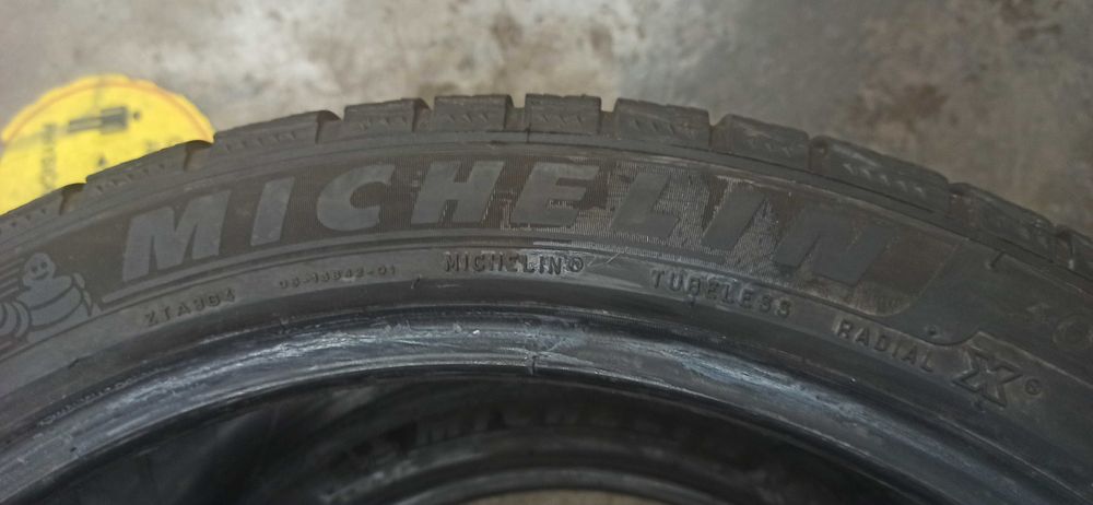 2бр.зимни гуми 305/35/21 Michelin