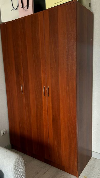 Продается шкаф для одежды