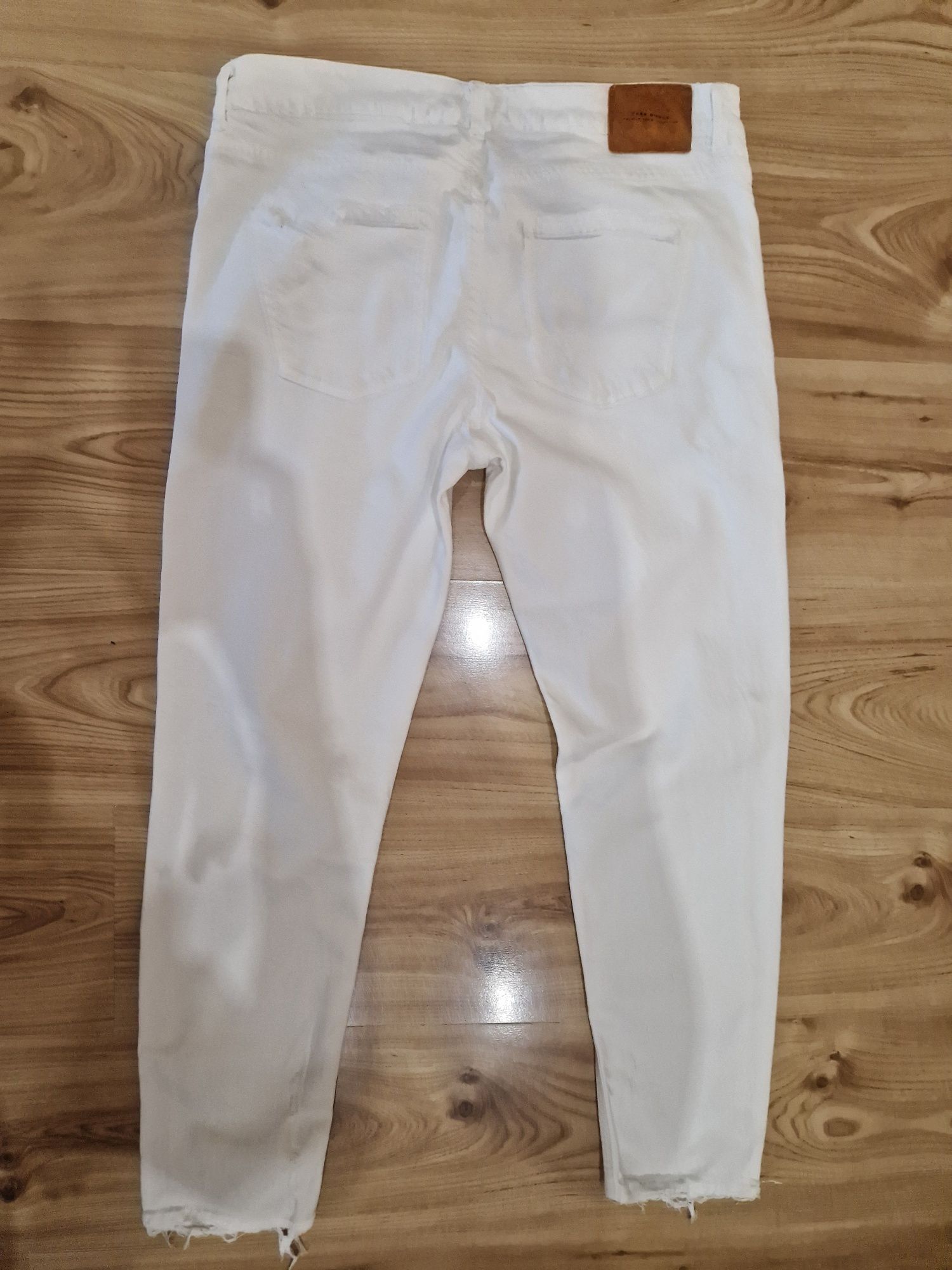 Дамски дънки на Zara