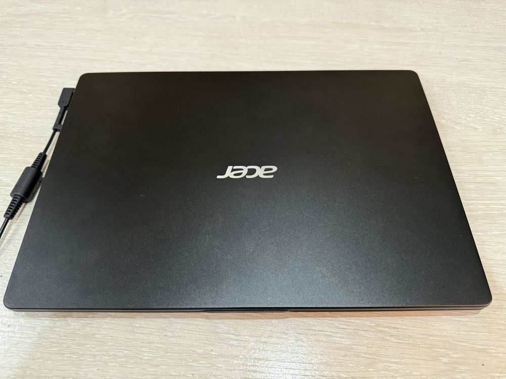 Срочно продаю Ноутбук Acer Swift 1 (SF114-32)