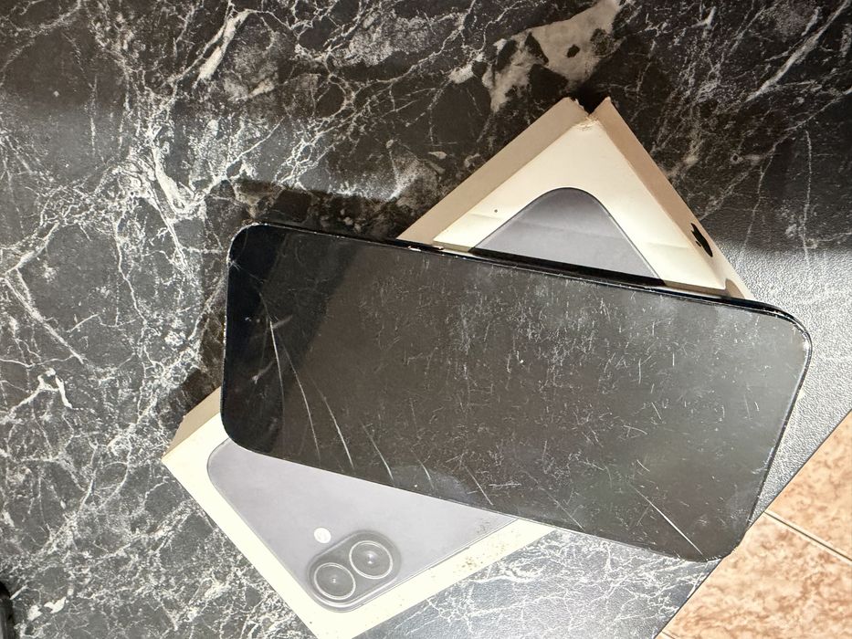 iPhone 16 Plus – 128 GB de vânzare utilizat aspect 7/10 94% baterie