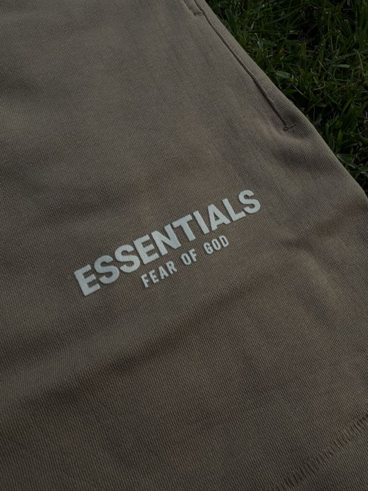 Pantaloni Scurti Essentials / Premium / 2025