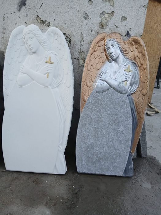 Monumente funerare
