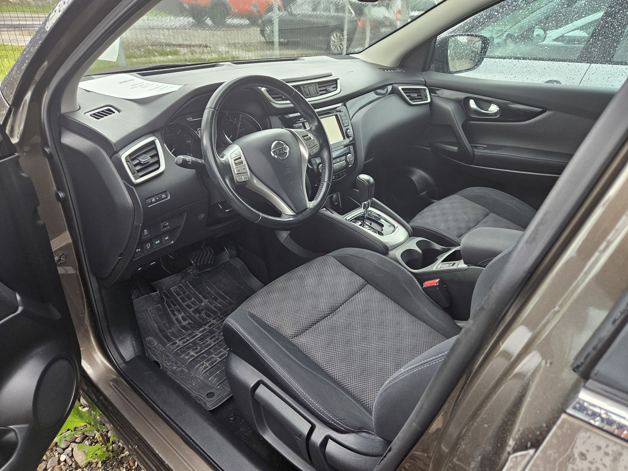 Nissan Qashqai cutie automată