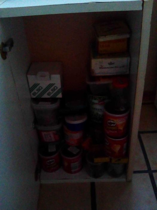 бяло шкафче и модул за етажерка