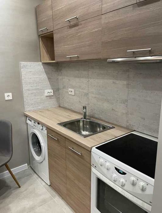 Дава се под наем Двустаен апартамент в Пловдив, Младежки Хълм - 60 кв.м за 475 € - Снимка #1