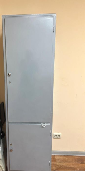 Железный шкаф пере