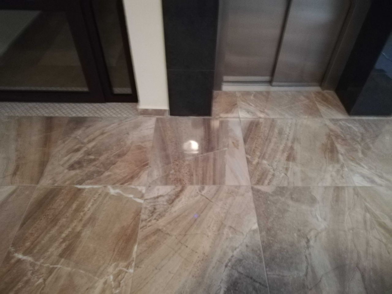 Дава се под наем Двустаен апартамент в Поморие - 77 кв.м за 408 € - Снимка #3