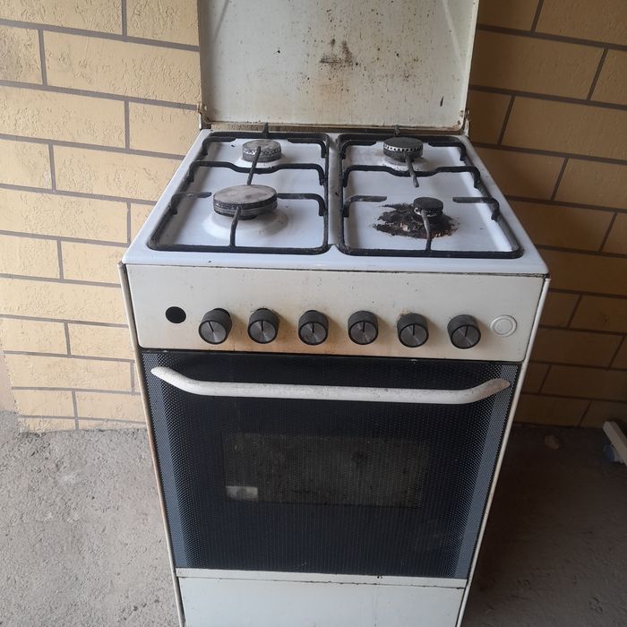 Gaz plita 2 tasi ishlidi 2 tasi ishlami qoldi 300 min