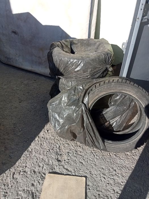 Зимняя шипованная резина 255/50/19