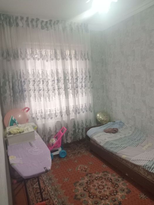 Кибрай центрда квартира сотилади