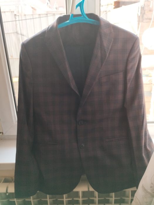 Костюм мужской Valentin Hill 52 размер, Slim Fit + галстук-бабочка