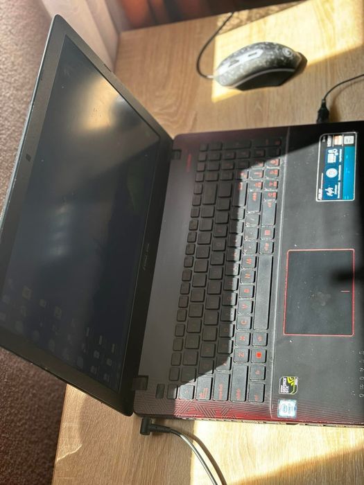 Se vinde Laptop ASUS