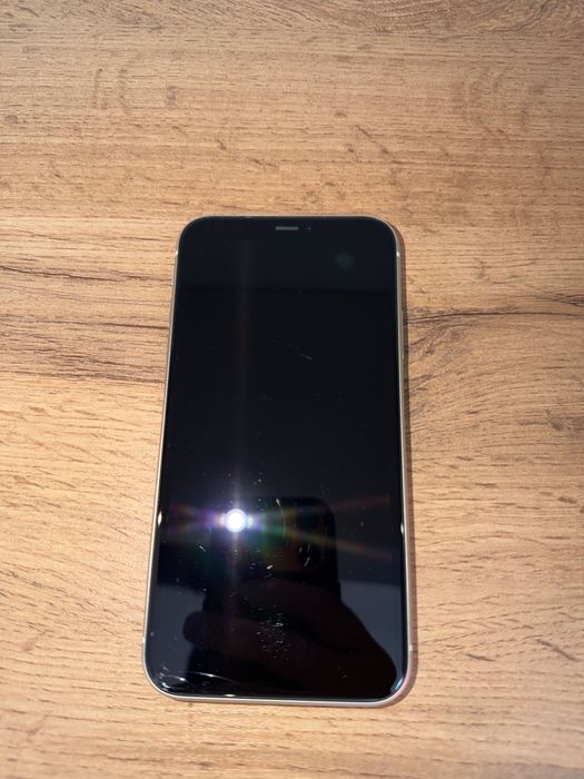 iPhone 11 [128GB] — отличное состояние, работает без нареканий!