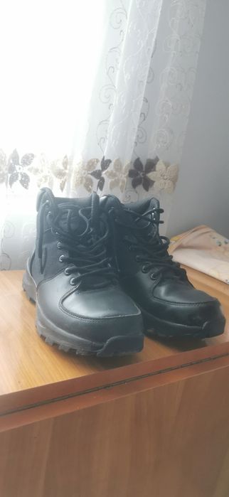 Ghete Nike de iarna black.
