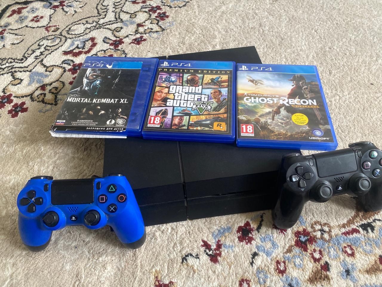 ПС 4, 3 игры, 2 джостика