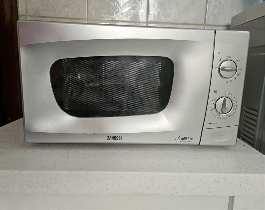Микроволновка Zanussi бу